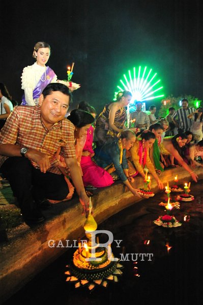20151125-Loy Kratong_147.JPG